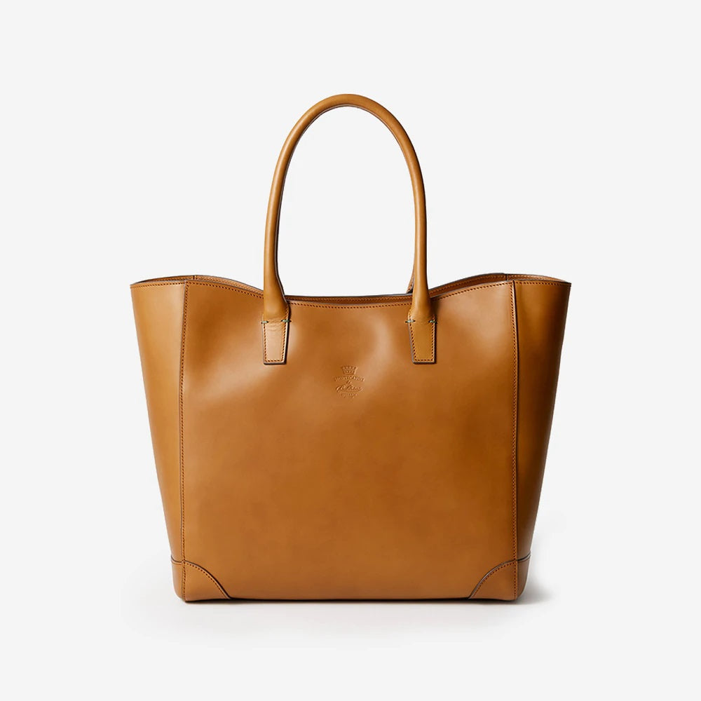 ポケットが豊富にあり収納力も抜群な本革ビジネストートバッグ