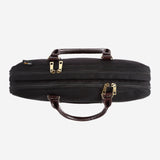 本体にナイロンの約7倍の強度を誇るコーデュラ素材のメンズ向けブリーフケース