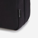 本体にナイロンの約7倍の強度を誇るコーデュラ素材のメンズ向けブリーフケース