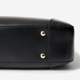 13インチPCや折り畳み傘も収納できるビジネス向け本革ブリーフケース