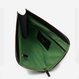 シンプルで上品なデザインのメンズ向け本革クラッチバッグ