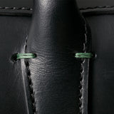 ポケットが豊富にあり収納力も抜群な本革ビジネストートバッグ