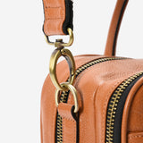 短期の出張に使えるGOLDMENの本革ボストンバッグ