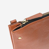 シボ革のメンズ用クラッチバッグ