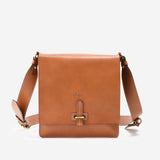 ビジネスシーンから普段使いまで使えるショルダーバッグ