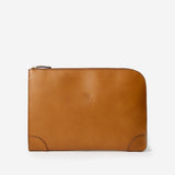 シンプルで上品なデザインのメンズ向け本革クラッチバッグ