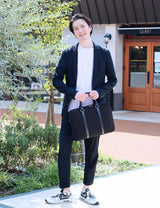 本体にナイロンの約7倍の強度を誇るコーデュラ素材のメンズ向けブリーフケース