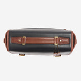 日常からビジネスシーンまで活躍する本革ショルダーバッグ