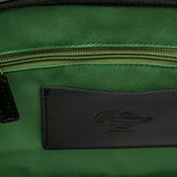 ポケットが豊富にあり収納力も抜群な本革ビジネストートバッグ