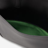 13インチPCや折り畳み傘も収納できるビジネス向け本革ブリーフケース