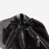 機能性抜群の巾着タイプ本革ナップサック