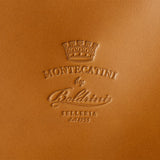 ポケットが豊富にあり収納力も抜群な本革ビジネストートバッグ