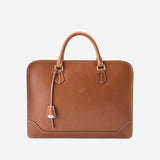 クラシックでスマートなデザインの本革ビジネスバッグ