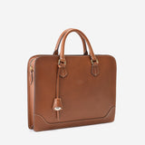 クラシックでスマートなデザインの本革ビジネスバッグ