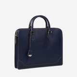 クラシックでスマートなデザインの本革ビジネスバッグ