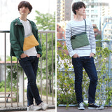 出張時のサブバッグとしても活躍するメンズ向け革サコッシュ