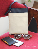 キャンバスと革を組み合わせた存在感のあるサコッシュ