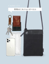 キャンバスと革を組み合わせた存在感のあるサコッシュ