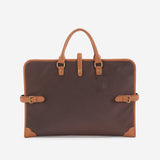 スーツをハンガーにかけたまま収納できるガーメントバッグ