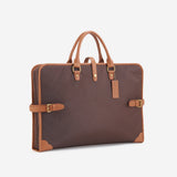 スーツをハンガーにかけたまま収納できるガーメントバッグ