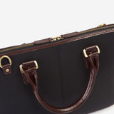 収納力にも優れた本革ビジネス向けブリーフケース