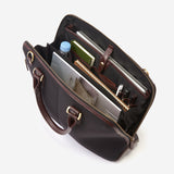 収納力にも優れた本革ビジネス向けブリーフケース