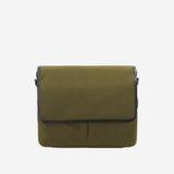 ビジネスと休日の両方使える2wayバッグインバッグ