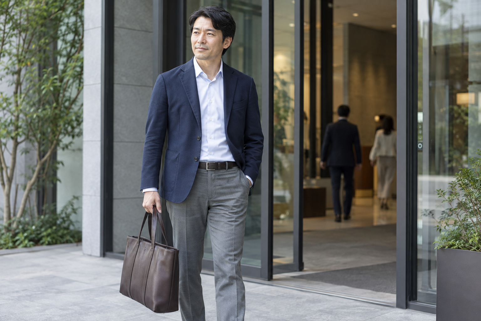四十代の通勤バッグはどう選ぶ？落ち着いた印象と毎日の使いやすさを考える