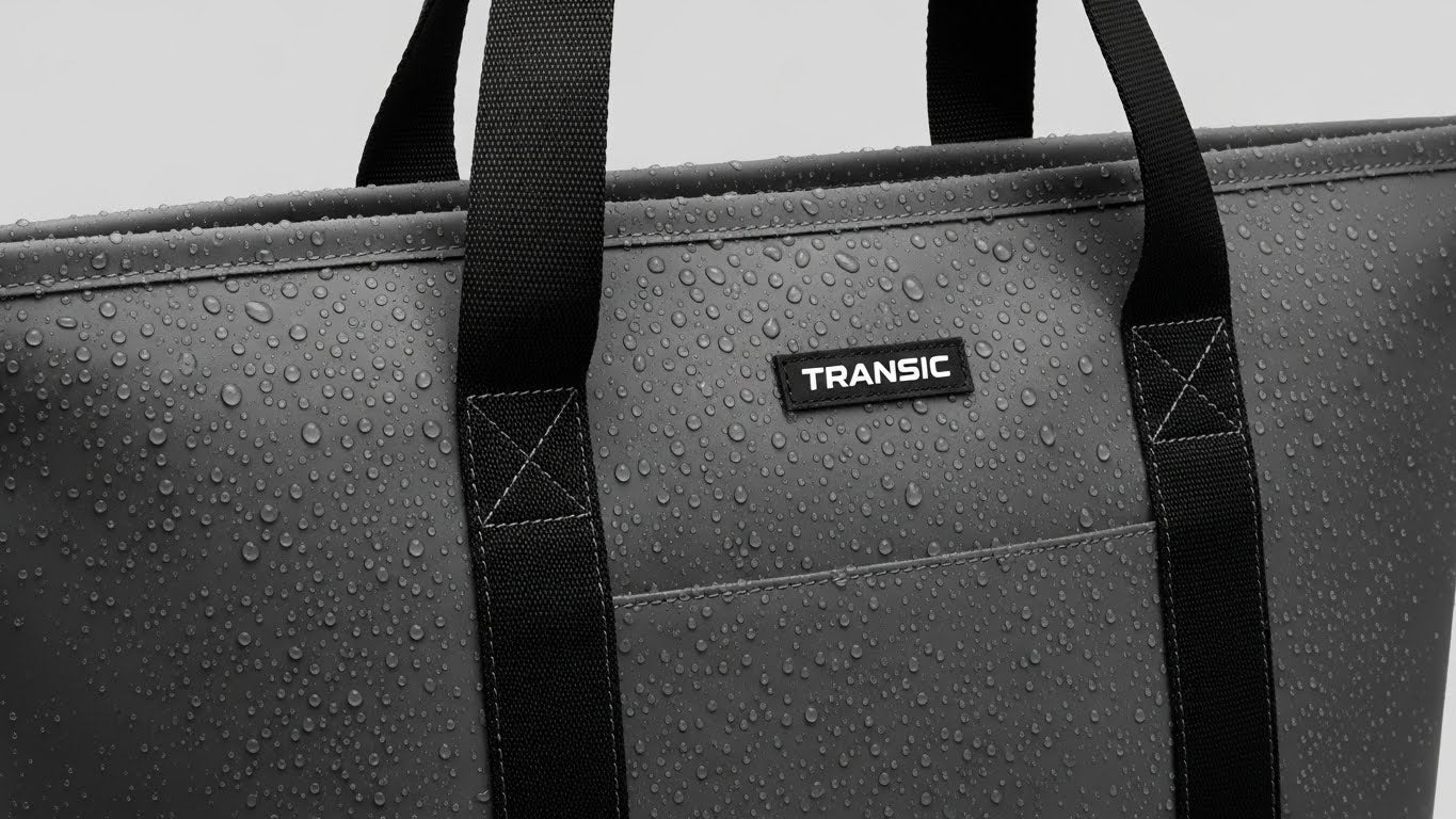 雨の日用に一つ持っておきたいTRANSICの撥水トート
