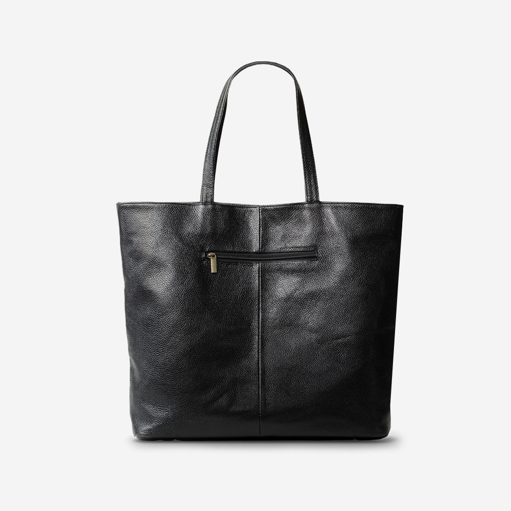 【TOTEME】ベルトグレインレザートート バッグ エレガントな逸品 TOTEME レザー トートバッグ ベルト付き | NET-A-PORTER