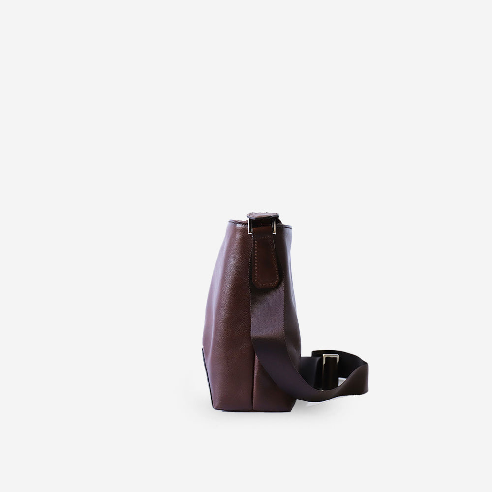 本革 ショルダーバッグ