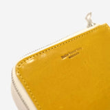 表面が柔らかなキップレザー使用した本革ミニ財布