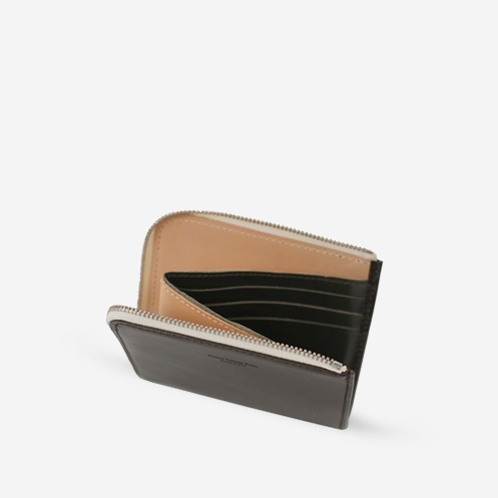 表面が柔らかなキップレザー使用した本革ミニ財布